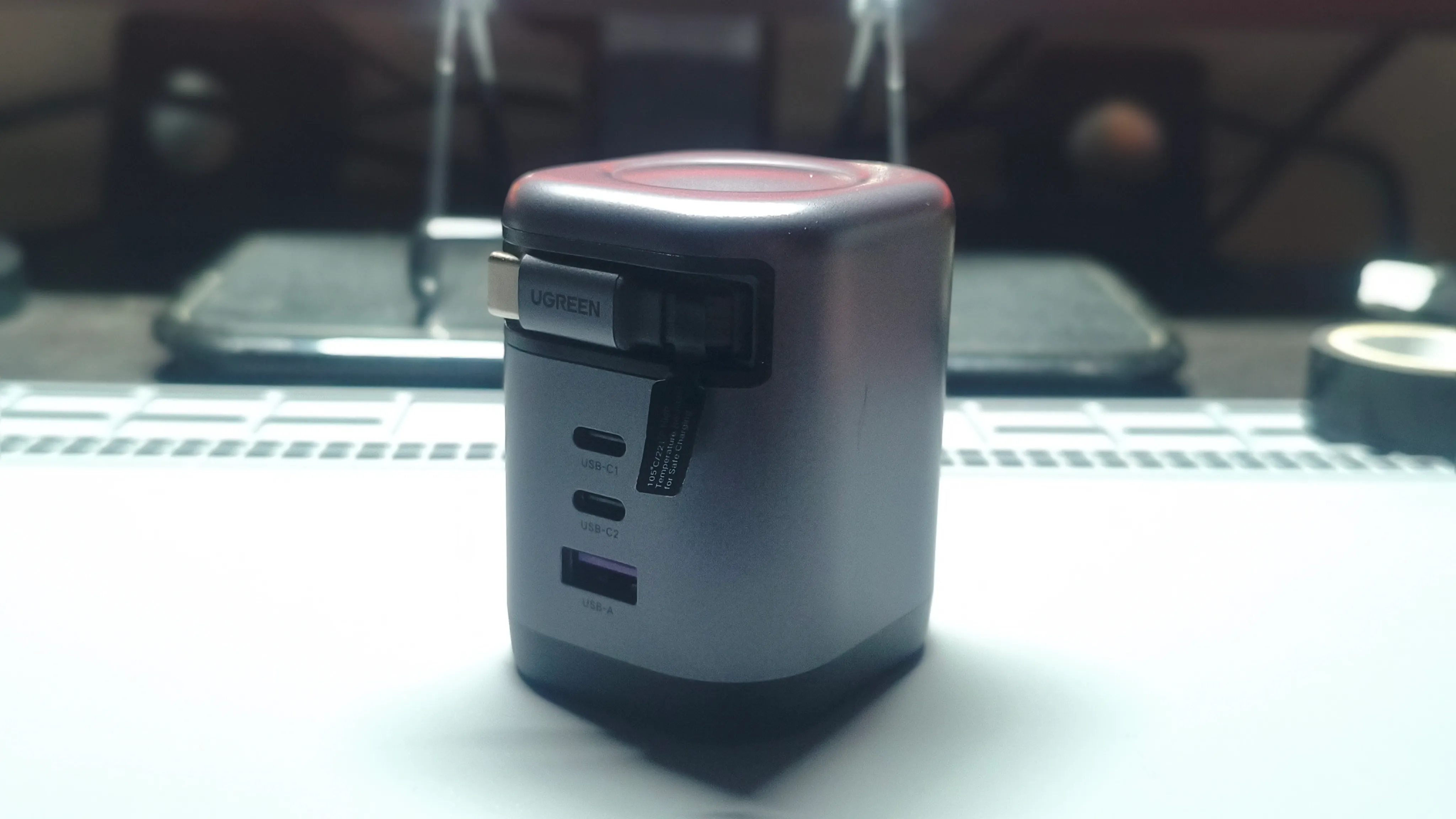 UGREEN 100W 充電器 外観